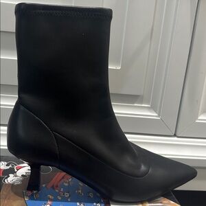 Abound Black Pointed Toe kitten Heeled Boots